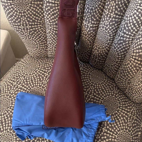 BAGGU Medium Recycled Leather Crescent Shoulder Bag Mahogany Burgundy NWT - Picture 8 of 14